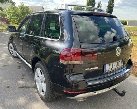 Черный Фольксваген Туарег, объемом двигателя 5 л и пробегом 320 тыс. км за 3600 $, фото 3 на Automoto.ua