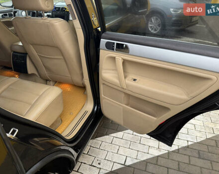 Черный Фольксваген Туарег, объемом двигателя 2.97 л и пробегом 329 тыс. км за 9500 $, фото 26 на Automoto.ua