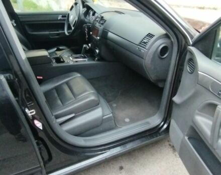 Чорний Фольксваген Туарег, об'ємом двигуна 3 л та пробігом 326 тис. км за 5500 $, фото 5 на Automoto.ua