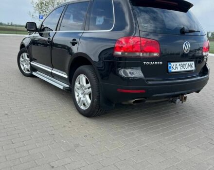 Черный Фольксваген Туарег, объемом двигателя 4.2 л и пробегом 318 тыс. км за 6500 $, фото 3 на Automoto.ua