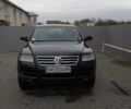 Черный Фольксваген Туарег, объемом двигателя 2.5 л и пробегом 245 тыс. км за 8000 $, фото 1 на Automoto.ua