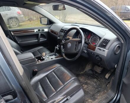 Черный Фольксваген Туарег, объемом двигателя 3 л и пробегом 333 тыс. км за 3950 $, фото 3 на Automoto.ua