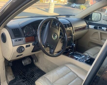 Чорний Фольксваген Туарег, об'ємом двигуна 5 л та пробігом 370 тис. км за 4200 $, фото 9 на Automoto.ua