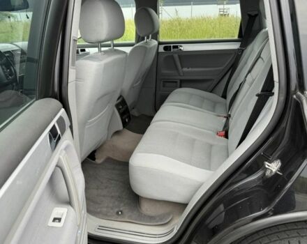 Черный Фольксваген Туарег, объемом двигателя 0 л и пробегом 240 тыс. км за 5100 $, фото 7 на Automoto.ua