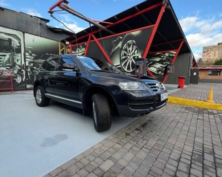 Черный Фольксваген Туарег, объемом двигателя 3.2 л и пробегом 320 тыс. км за 6600 $, фото 1 на Automoto.ua