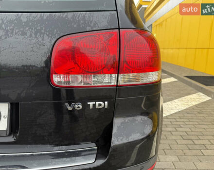 Черный Фольксваген Туарег, объемом двигателя 2.97 л и пробегом 329 тыс. км за 9500 $, фото 10 на Automoto.ua