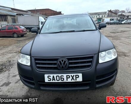 Чорний Фольксваген Туарег, об'ємом двигуна 3 л та пробігом 277 тис. км за 4300 $, фото 2 на Automoto.ua