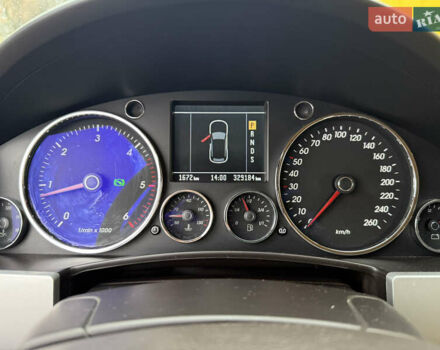 Черный Фольксваген Туарег, объемом двигателя 2.97 л и пробегом 329 тыс. км за 9500 $, фото 34 на Automoto.ua