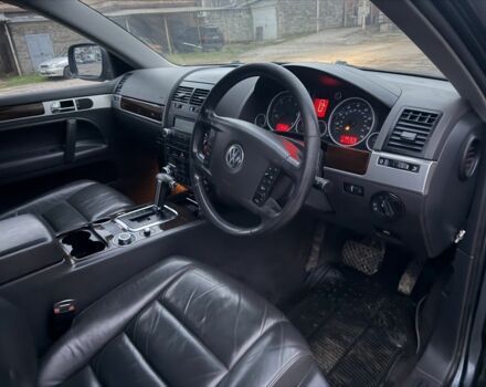 Черный Фольксваген Туарег, объемом двигателя 3 л и пробегом 277 тыс. км за 4300 $, фото 6 на Automoto.ua