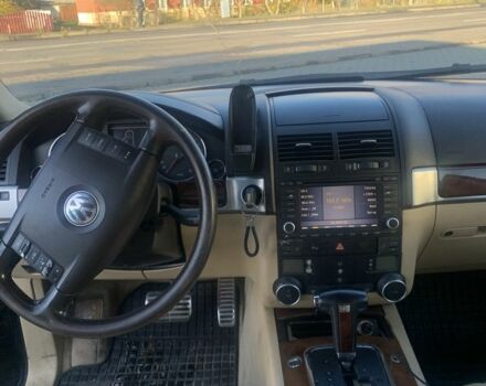 Чорний Фольксваген Туарег, об'ємом двигуна 5 л та пробігом 370 тис. км за 4200 $, фото 10 на Automoto.ua