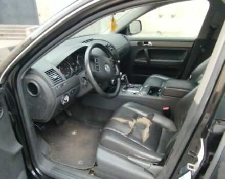 Чорний Фольксваген Туарег, об'ємом двигуна 3 л та пробігом 326 тис. км за 5500 $, фото 7 на Automoto.ua