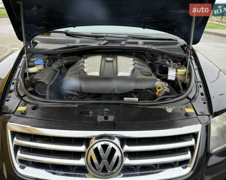 Черный Фольксваген Туарег, объемом двигателя 2.97 л и пробегом 329 тыс. км за 9500 $, фото 41 на Automoto.ua