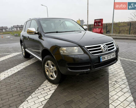 Черный Фольксваген Туарег, объемом двигателя 2.97 л и пробегом 329 тыс. км за 9500 $, фото 3 на Automoto.ua