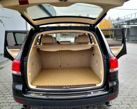 Черный Фольксваген Туарег, объемом двигателя 2.5 л и пробегом 245 тыс. км за 8000 $, фото 4 на Automoto.ua