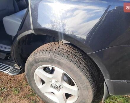 Черный Фольксваген Туарег, объемом двигателя 2.46 л и пробегом 245 тыс. км за 8500 $, фото 6 на Automoto.ua