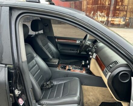 Чорний Фольксваген Туарег, об'ємом двигуна 3 л та пробігом 496 тис. км за 3999 $, фото 8 на Automoto.ua