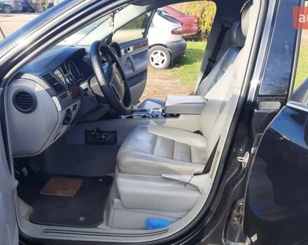 Черный Фольксваген Туарег, объемом двигателя 2.46 л и пробегом 245 тыс. км за 8500 $, фото 11 на Automoto.ua