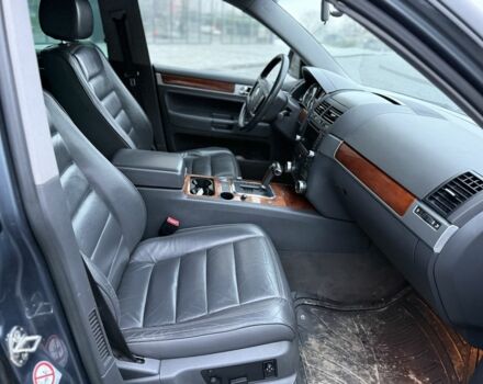 Черный Фольксваген Туарег, объемом двигателя 3 л и пробегом 360 тыс. км за 3999 $, фото 12 на Automoto.ua