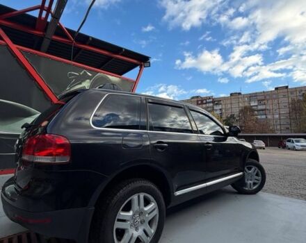 Черный Фольксваген Туарег, объемом двигателя 3.2 л и пробегом 320 тыс. км за 6600 $, фото 2 на Automoto.ua