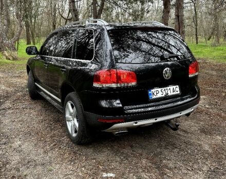 Черный Фольксваген Туарег, объемом двигателя 3 л и пробегом 337 тыс. км за 11000 $, фото 1 на Automoto.ua
