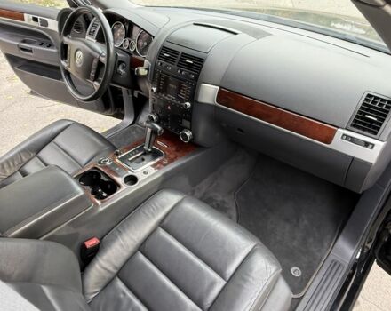 Черный Фольксваген Туарег, объемом двигателя 2.5 л и пробегом 285 тыс. км за 6250 $, фото 18 на Automoto.ua