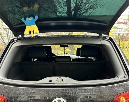 Черный Фольксваген Туарег, объемом двигателя 3 л и пробегом 330 тыс. км за 6800 $, фото 13 на Automoto.ua