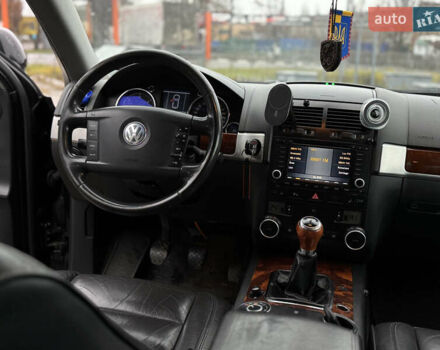 Черный Фольксваген Туарег, объемом двигателя 2.97 л и пробегом 421 тыс. км за 8000 $, фото 12 на Automoto.ua