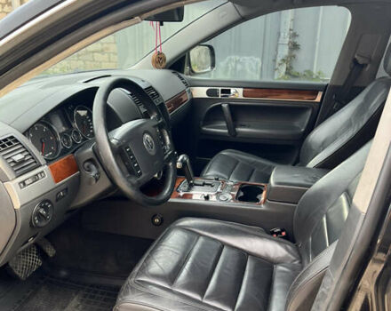 Чорний Фольксваген Туарег, об'ємом двигуна 3 л та пробігом 230 тис. км за 14000 $, фото 22 на Automoto.ua
