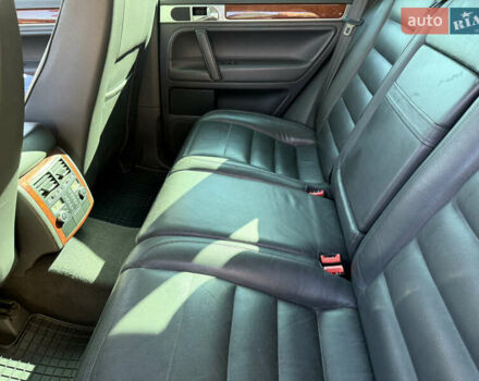 Черный Фольксваген Туарег, объемом двигателя 3 л и пробегом 340 тыс. км за 7500 $, фото 12 на Automoto.ua