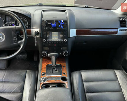 Черный Фольксваген Туарег, объемом двигателя 2.97 л и пробегом 281 тыс. км за 10500 $, фото 7 на Automoto.ua