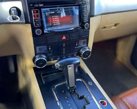 Черный Фольксваген Туарег, объемом двигателя 3 л и пробегом 357 тыс. км за 7440 $, фото 12 на Automoto.ua