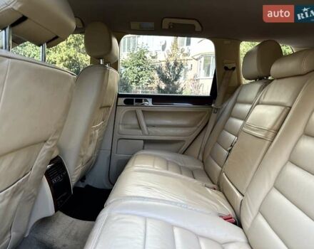 Черный Фольксваген Туарег, объемом двигателя 3.2 л и пробегом 165 тыс. км за 9999 $, фото 13 на Automoto.ua