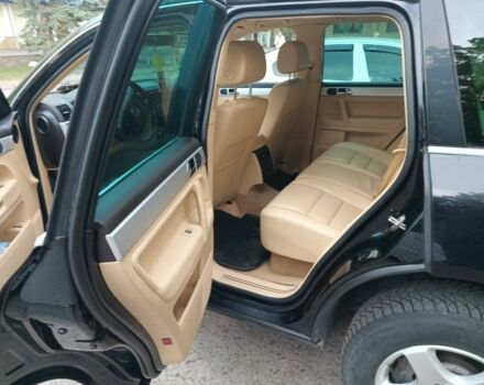 Чорний Фольксваген Туарег, об'ємом двигуна 3 л та пробігом 285 тис. км за 8500 $, фото 4 на Automoto.ua