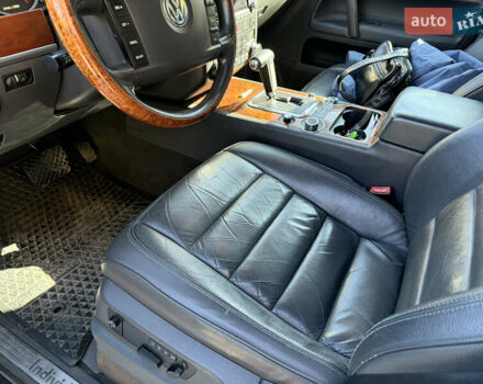 Черный Фольксваген Туарег, объемом двигателя 3 л и пробегом 340 тыс. км за 7500 $, фото 10 на Automoto.ua