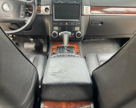 Чорний Фольксваген Туарег, об'ємом двигуна 3 л та пробігом 230 тис. км за 14000 $, фото 30 на Automoto.ua