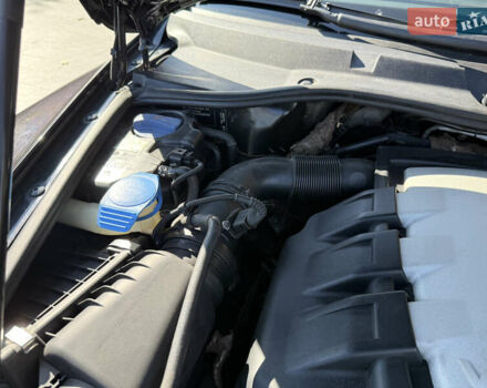 Черный Фольксваген Туарег, объемом двигателя 3 л и пробегом 340 тыс. км за 7500 $, фото 30 на Automoto.ua