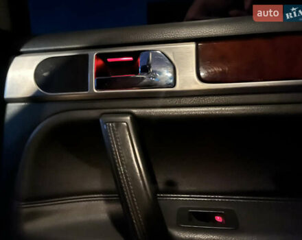 Чорний Фольксваген Туарег, об'ємом двигуна 3 л та пробігом 230 тис. км за 14000 $, фото 41 на Automoto.ua