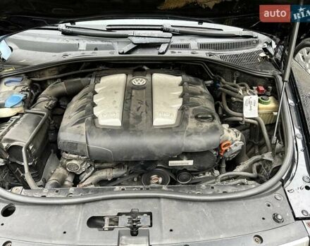 Черный Фольксваген Туарег, объемом двигателя 3 л и пробегом 330 тыс. км за 6800 $, фото 11 на Automoto.ua