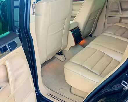 Черный Фольксваген Туарег, объемом двигателя 3.2 л и пробегом 318 тыс. км за 4950 $, фото 6 на Automoto.ua