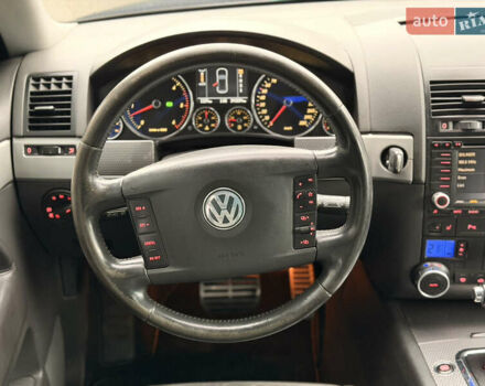 Черный Фольксваген Туарег, объемом двигателя 4.9 л и пробегом 340 тыс. км за 6900 $, фото 56 на Automoto.ua