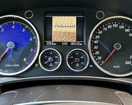 Черный Фольксваген Туарег, объемом двигателя 3.2 л и пробегом 165 тыс. км за 9999 $, фото 21 на Automoto.ua