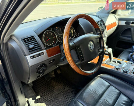 Черный Фольксваген Туарег, объемом двигателя 3 л и пробегом 340 тыс. км за 7500 $, фото 9 на Automoto.ua