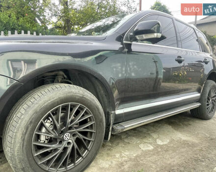 Черный Фольксваген Туарег, объемом двигателя 2.46 л и пробегом 330 тыс. км за 10500 $, фото 14 на Automoto.ua