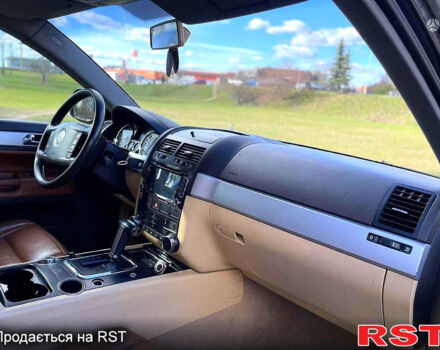 Черный Фольксваген Туарег, объемом двигателя 3 л и пробегом 357 тыс. км за 7440 $, фото 8 на Automoto.ua