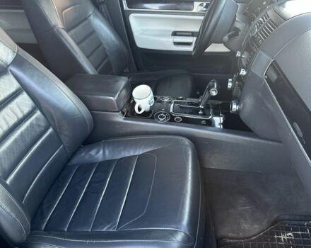 Черный Фольксваген Туарег, объемом двигателя 3 л и пробегом 446 тыс. км за 5650 $, фото 4 на Automoto.ua