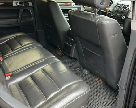 Черный Фольксваген Туарег, объемом двигателя 2.97 л и пробегом 301 тыс. км за 8950 $, фото 11 на Automoto.ua