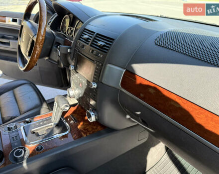 Черный Фольксваген Туарег, объемом двигателя 3 л и пробегом 340 тыс. км за 7500 $, фото 23 на Automoto.ua