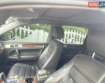 Черный Фольксваген Туарег, объемом двигателя 2.46 л и пробегом 330 тыс. км за 10500 $, фото 4 на Automoto.ua