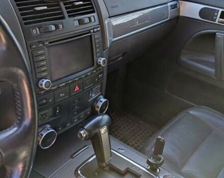 Чорний Фольксваген Туарег, об'ємом двигуна 3 л та пробігом 365 тис. км за 10700 $, фото 19 на Automoto.ua