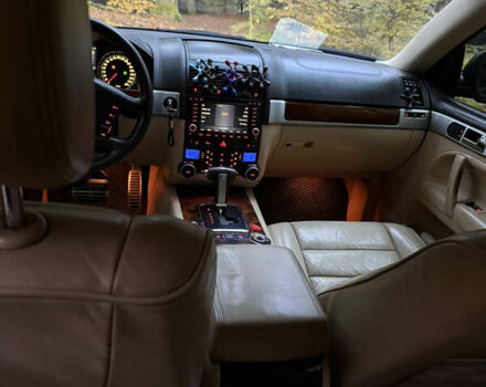 Чорний Фольксваген Туарег, об'ємом двигуна 4.2 л та пробігом 366 тис. км за 8500 $, фото 11 на Automoto.ua